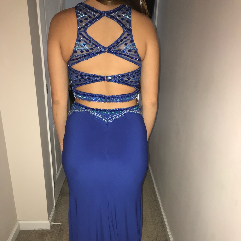 Never been worn prom dress!!